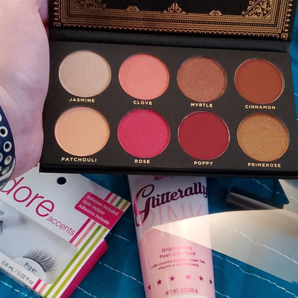 Beauty Bundle: Ardell, Pixi, nude Stix, Ace Beaut - Picture 2 of 4